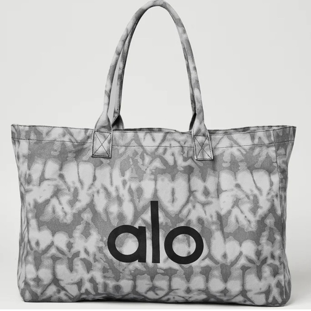 Alo Shopper Tote NWT